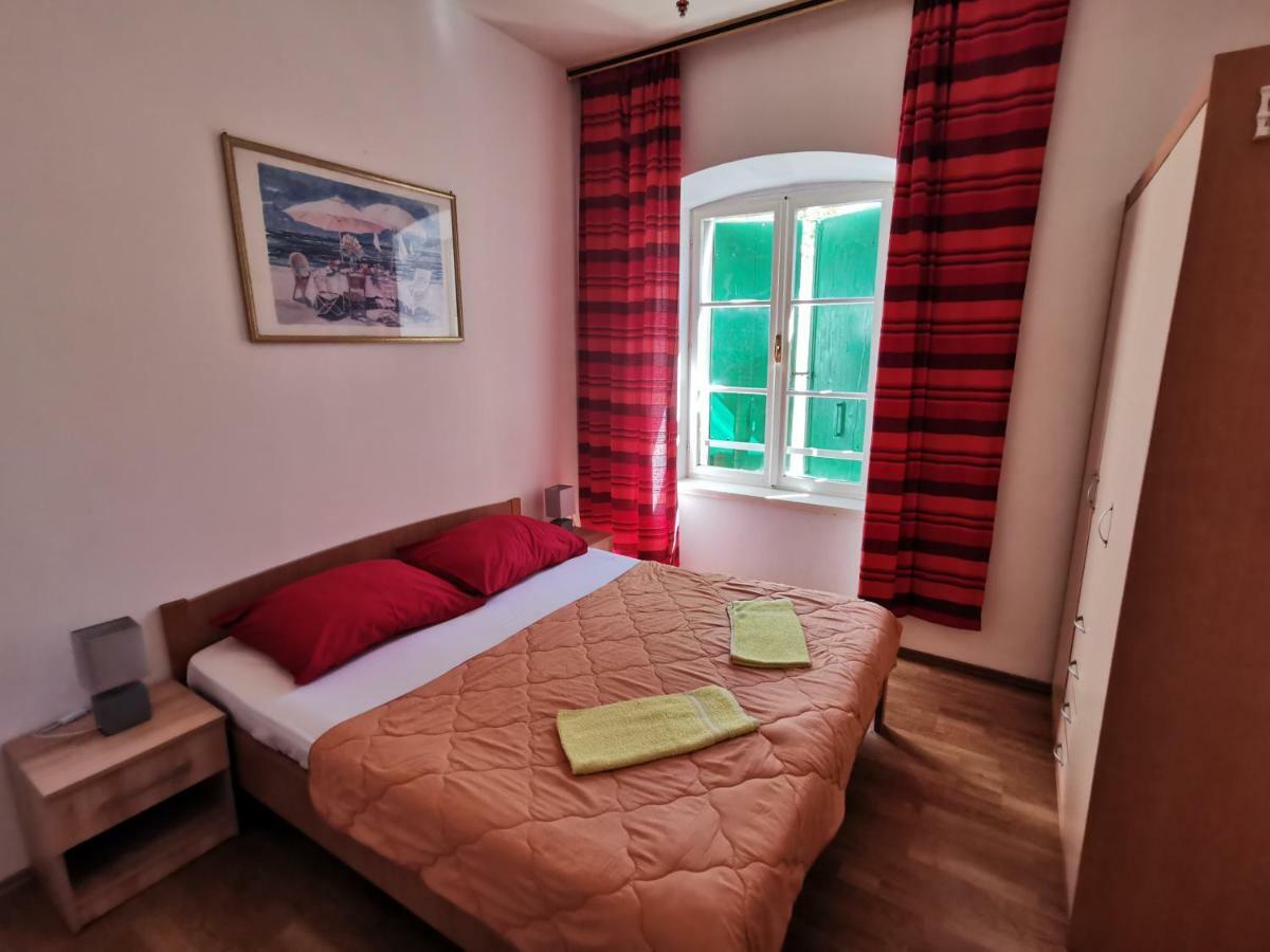 Big And Spacious Apartment In The Heart Of Omiš Exterior foto