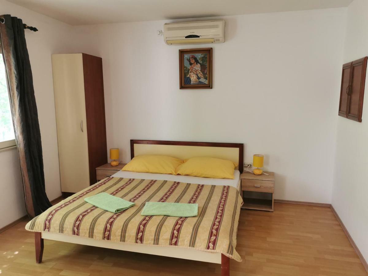 Big And Spacious Apartment In The Heart Of Omiš Exterior foto